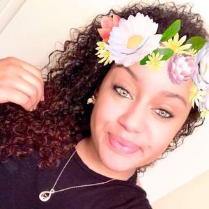 Meet your Posher, Alexis